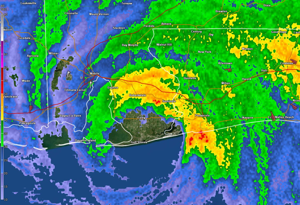 Hurricane Gust at Mobile; Strong Winds Moving Northeast with Eyewall ...