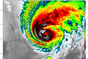 Zeta Weakens to a Category 1 Hurricane, Strong Winds & Heavy Rains Lashing Southern Mississippi and Southeastern Louisiana