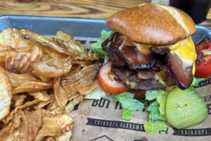 Bama loves burgers: 16 Alabama joints that get it right