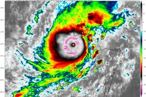 4PM CDT Hurricane Milton Update: Winds Continue to Pick Up While Pressure Rapidly Drops