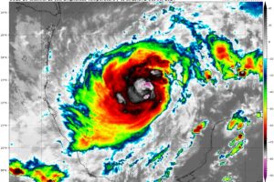 7PM CDT Hurricane Milton Update: Pressure Down to 981mb, More Strengthening Expected