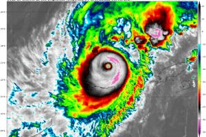 4pm CDT Update:  Milton Once Again a Category 5 Storm; Max Winds at 165 mph and Pressure at 918 mb