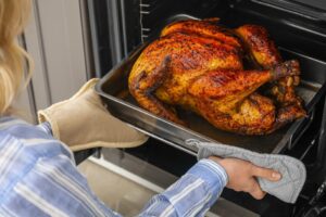 Bring on the bird: Alabama Extension specialist offers tips on thawing, cooking Thanksgiving turkey