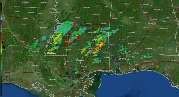 Supercell thunderstorm is approaching southwest Alabama; Monitoring of the Tornado threat carefully: Alabama -weather blog